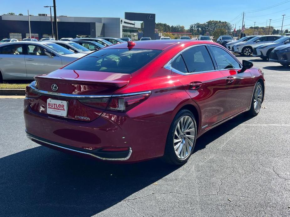 used 2019 Lexus ES 300h car, priced at $31,491