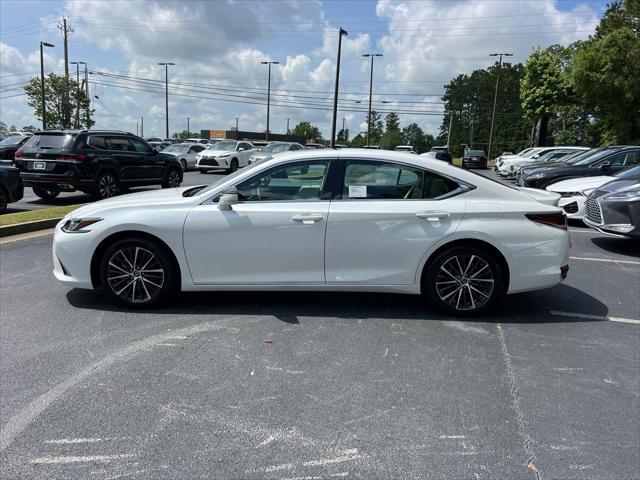 new 2025 Lexus ES 300h car, priced at $51,104