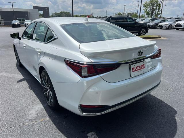 new 2025 Lexus ES 300h car, priced at $51,104