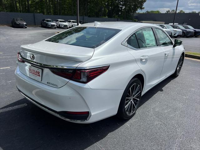 new 2025 Lexus ES 300h car, priced at $51,104