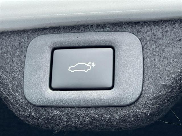 new 2025 Lexus ES 300h car, priced at $51,104