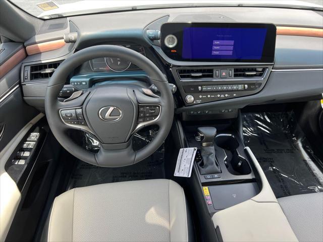 new 2025 Lexus ES 300h car, priced at $51,104