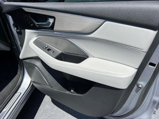 used 2023 Acura MDX car, priced at $39,990