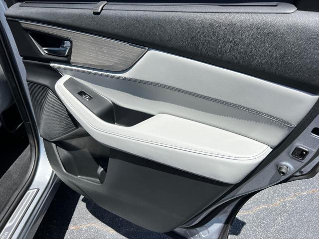 used 2023 Acura MDX car, priced at $39,990