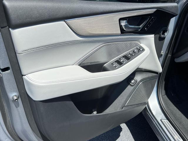 used 2023 Acura MDX car, priced at $39,990
