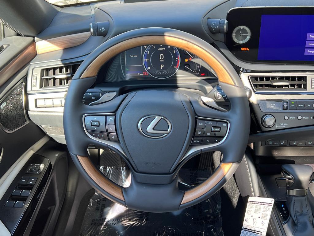 new 2025 Lexus ES 350 car, priced at $56,319