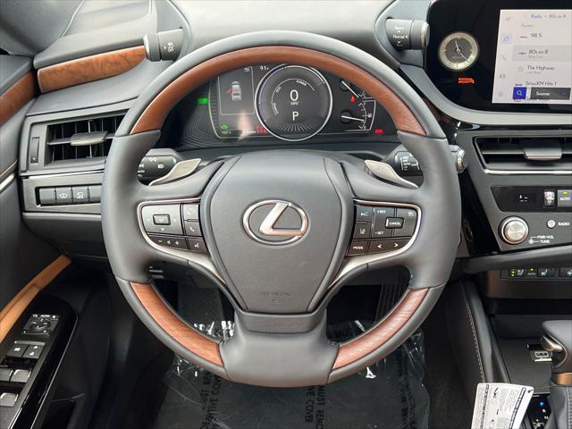 new 2025 Lexus ES 300h car, priced at $53,939