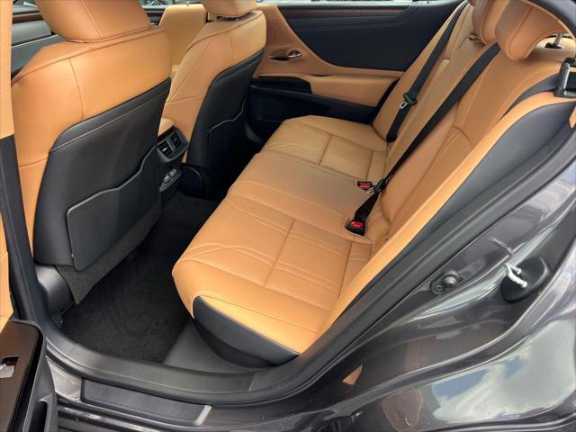 new 2025 Lexus ES 300h car, priced at $53,939