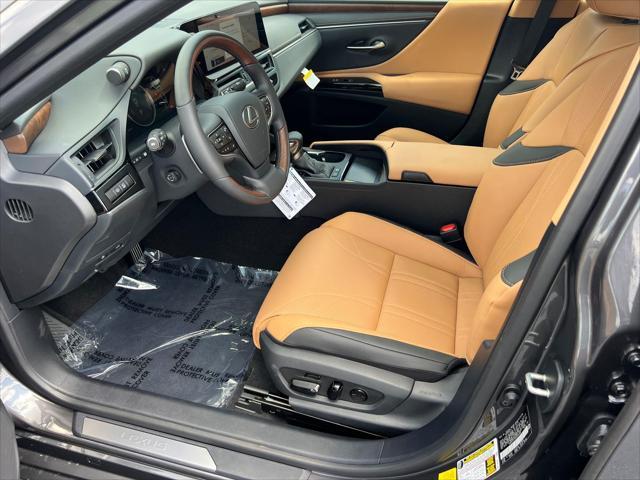 new 2025 Lexus ES 300h car, priced at $53,939