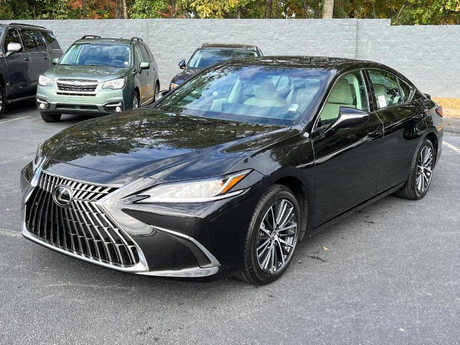 new 2025 Lexus ES 300h car, priced at $50,809