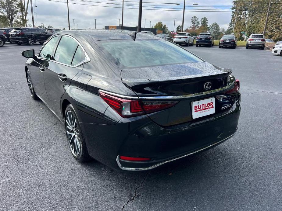 new 2025 Lexus ES 300h car, priced at $50,809