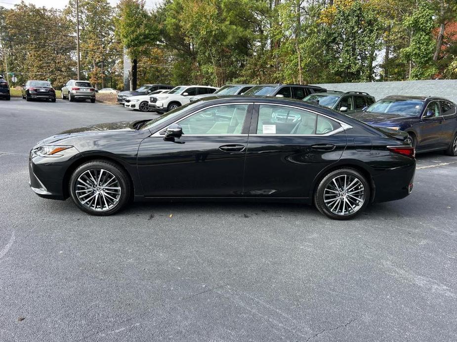 new 2025 Lexus ES 300h car, priced at $50,809