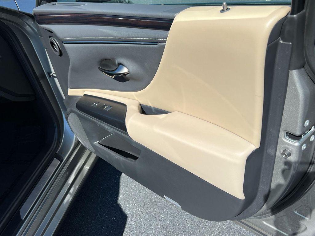 used 2021 Lexus ES 300h car, priced at $35,595