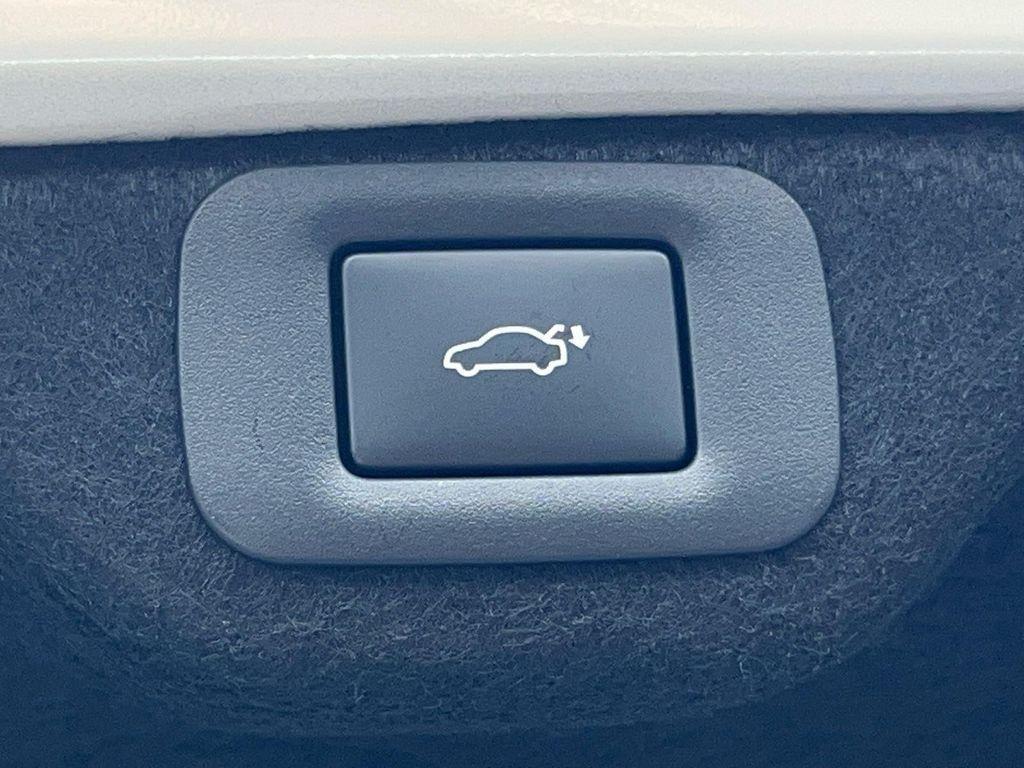 new 2025 Lexus ES 300h car, priced at $50,704