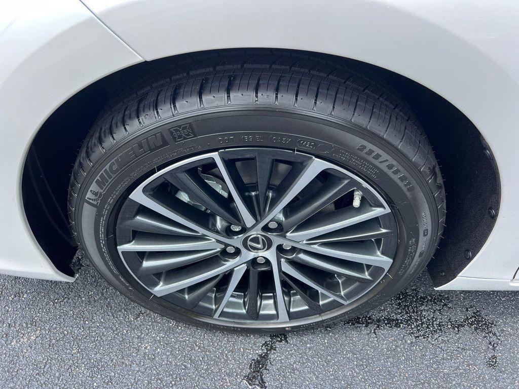 new 2025 Lexus ES 300h car, priced at $50,704