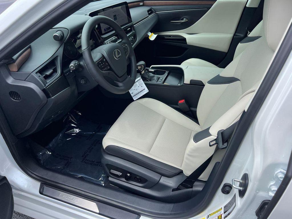 new 2025 Lexus ES 300h car, priced at $50,704