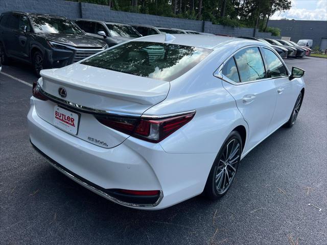 new 2025 Lexus ES 300h car, priced at $50,704