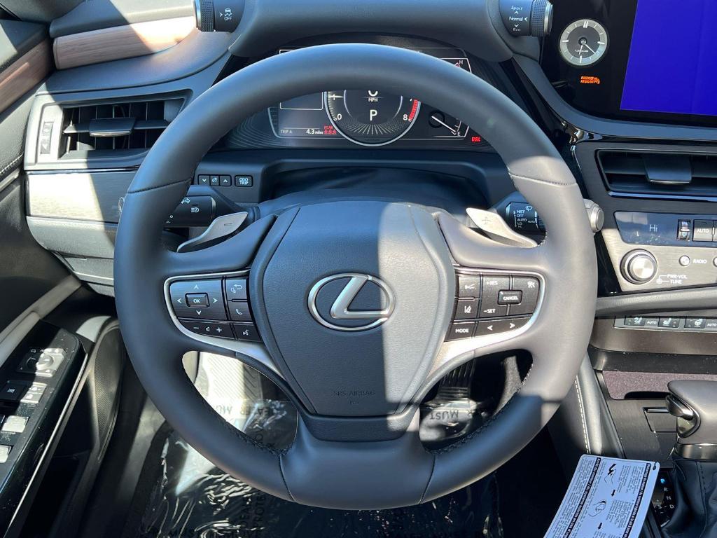 new 2025 Lexus ES 350 car, priced at $51,339