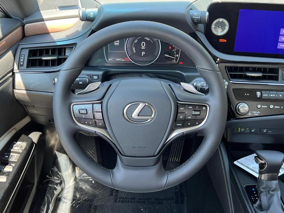 new 2025 Lexus ES 300h car, priced at $51,194