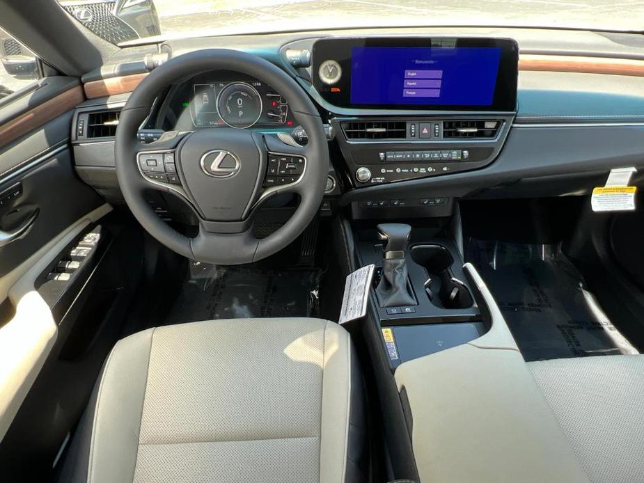 new 2025 Lexus ES 300h car, priced at $50,919