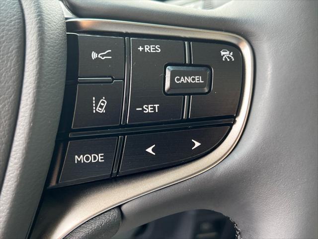new 2025 Lexus ES 300h car, priced at $50,704