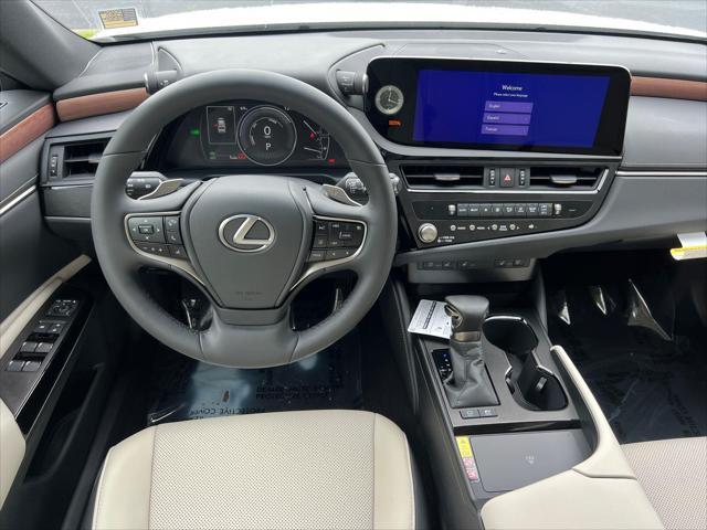 new 2025 Lexus ES 300h car, priced at $50,704