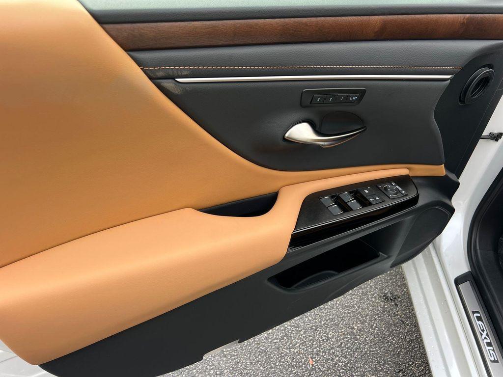 new 2025 Lexus ES 350 car, priced at $50,279