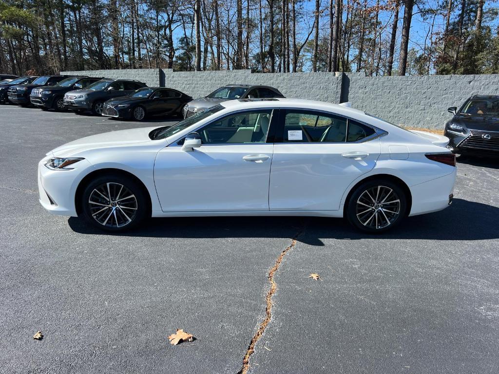 new 2025 Lexus ES 300h car, priced at $51,244