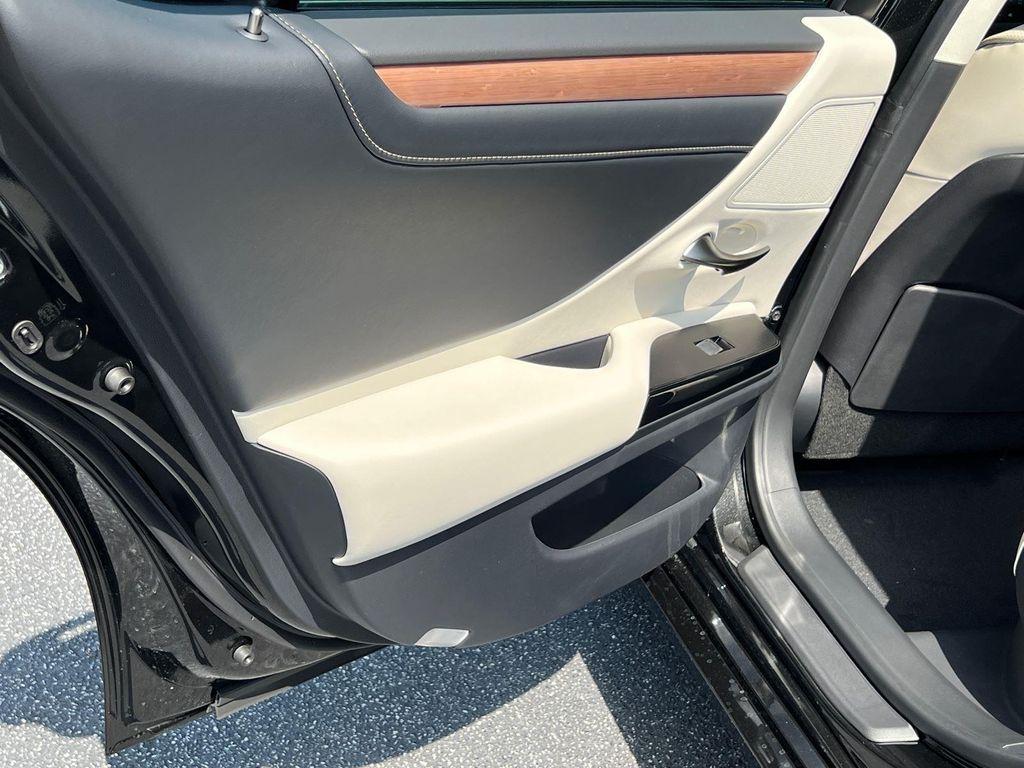 new 2025 Lexus ES 300h car, priced at $50,914