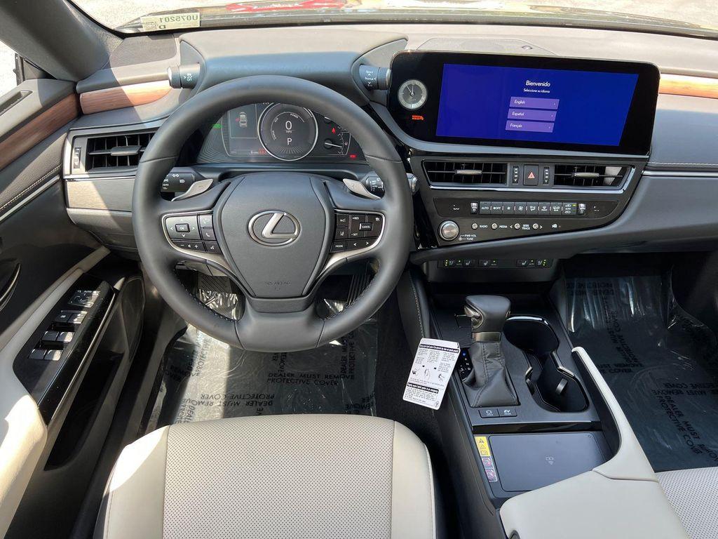 new 2025 Lexus ES 300h car, priced at $50,914