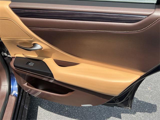 used 2020 Lexus ES 350 car, priced at $31,990