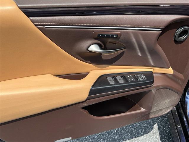 used 2020 Lexus ES 350 car, priced at $31,990