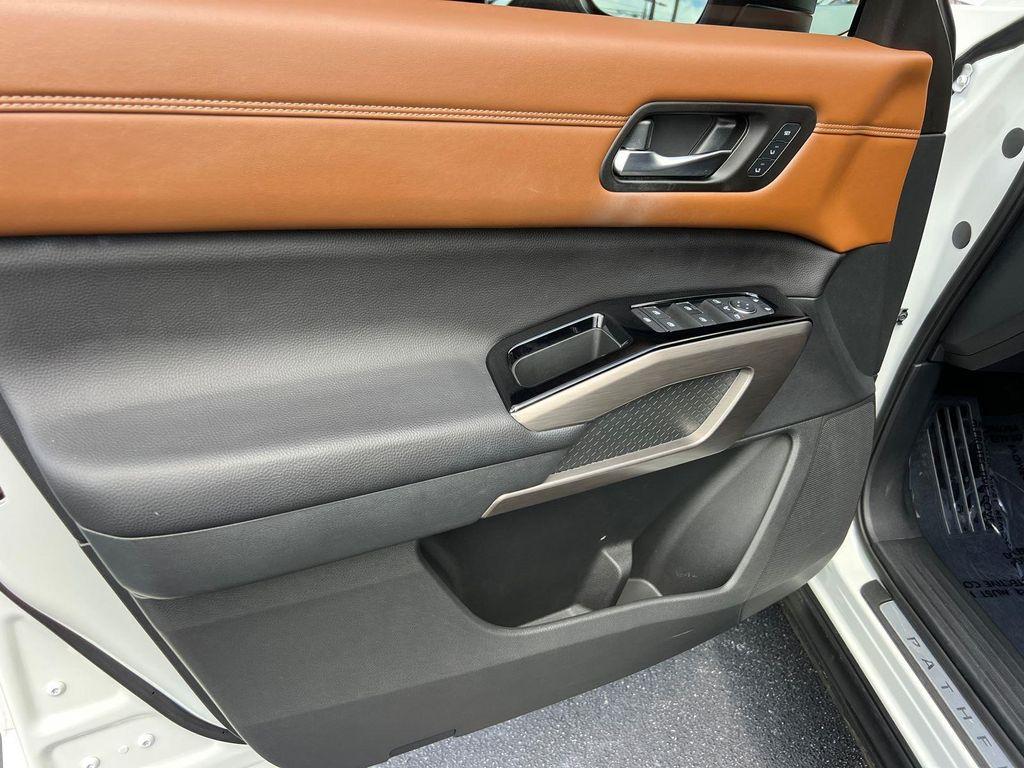 used 2024 Nissan Pathfinder car, priced at $34,990