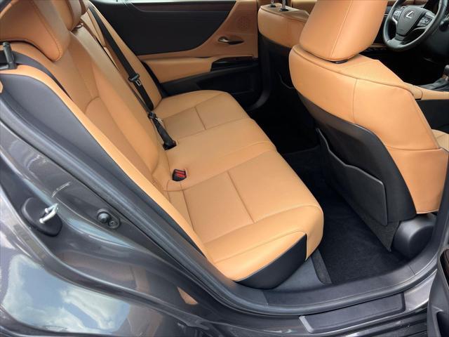 used 2025 Lexus ES 350 car, priced at $45,595