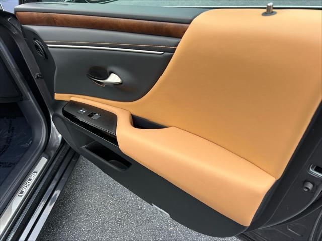 used 2025 Lexus ES 350 car, priced at $45,595