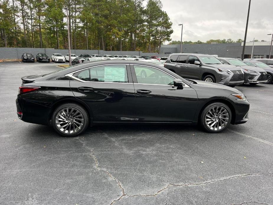 new 2025 Lexus ES 300h car, priced at $53,614