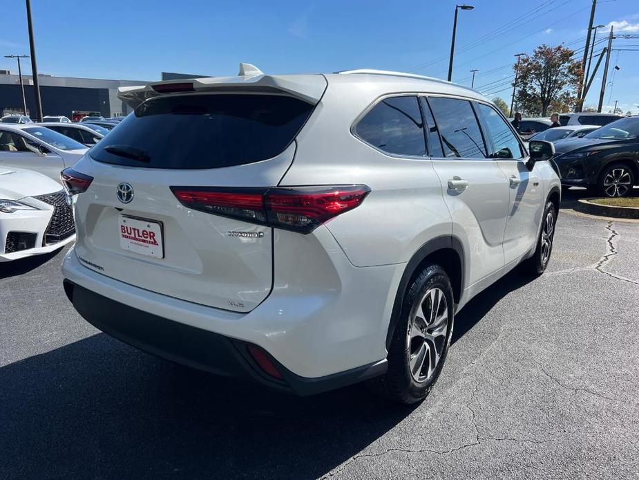 used 2021 Toyota Highlander Hybrid car, priced at $32,990