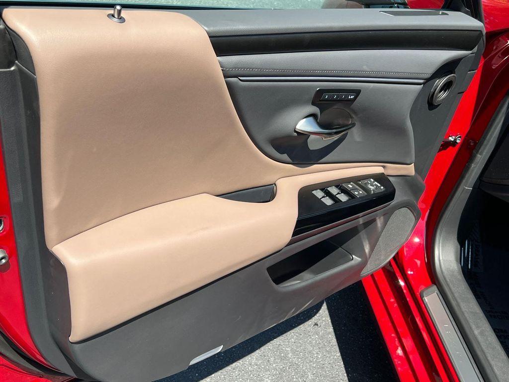 new 2025 Lexus ES 350 car, priced at $50,129
