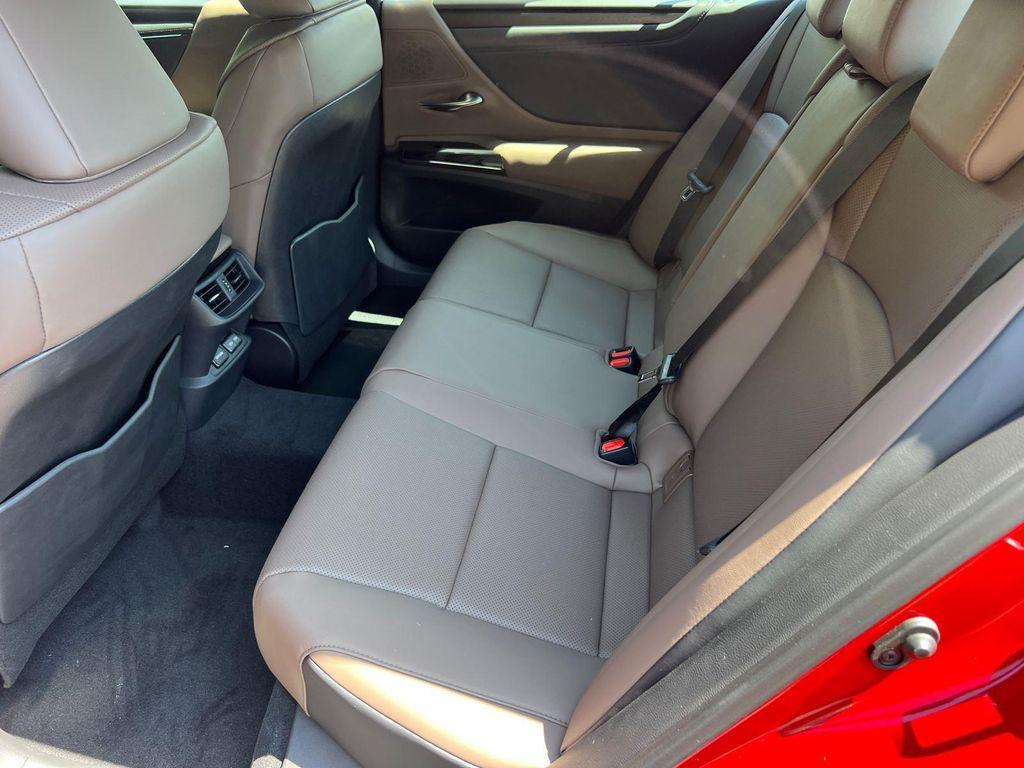 new 2025 Lexus ES 350 car, priced at $50,129