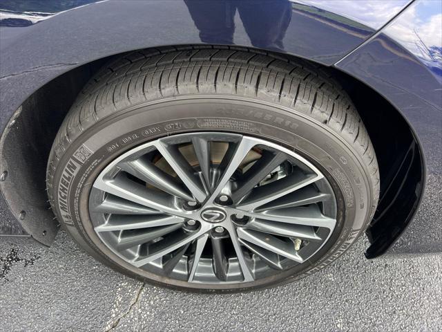 used 2025 Lexus ES 300h car, priced at $46,890