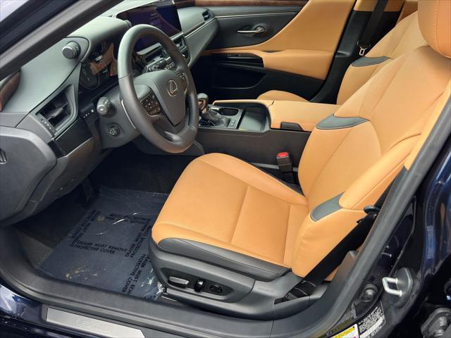 used 2025 Lexus ES 300h car, priced at $46,890