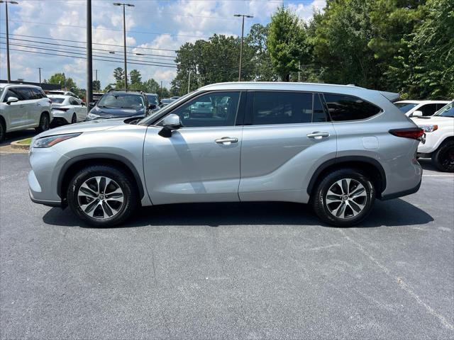 used 2022 Toyota Highlander car, priced at $34,990