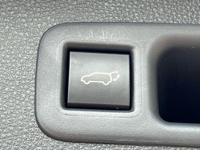 used 2022 Toyota Highlander car, priced at $34,990