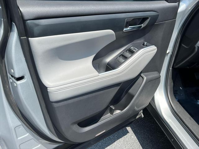 used 2022 Toyota Highlander car, priced at $34,990