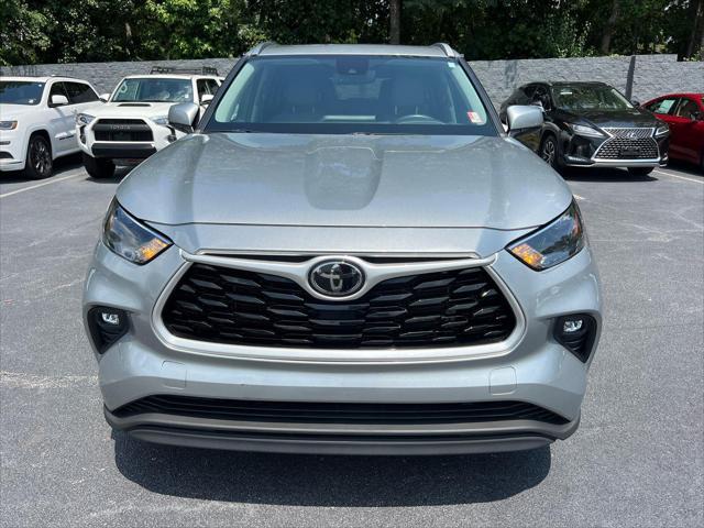 used 2022 Toyota Highlander car, priced at $34,990