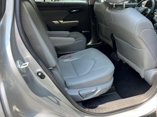 used 2022 Toyota Highlander car, priced at $34,990