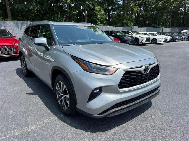 used 2022 Toyota Highlander car, priced at $34,990