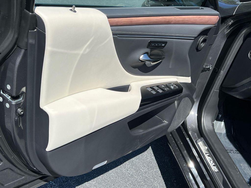 new 2025 Lexus ES 350 car, priced at $50,679