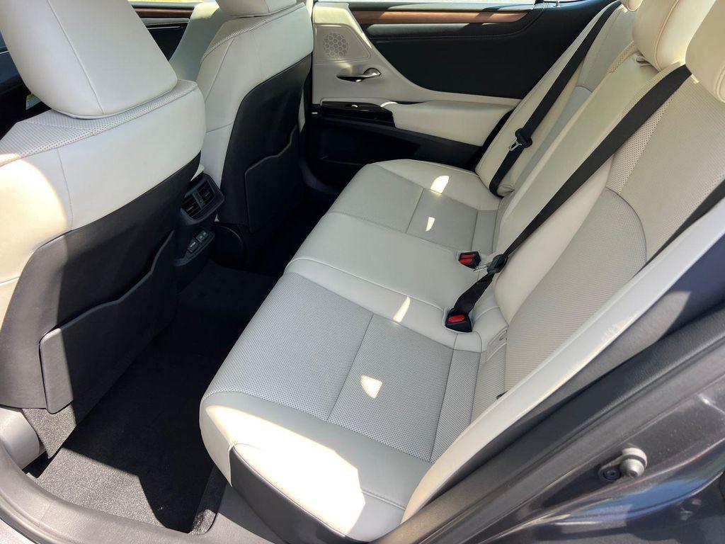 new 2025 Lexus ES 350 car, priced at $50,679