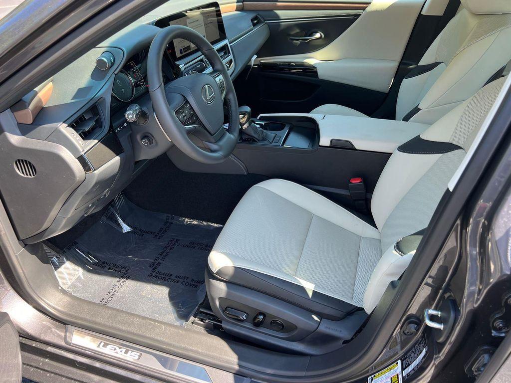 new 2025 Lexus ES 350 car, priced at $50,679